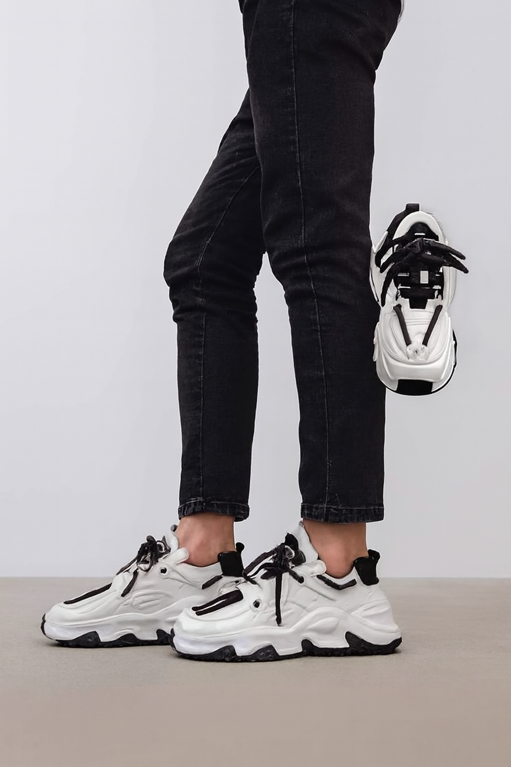 UK -10-Chunky White & Black Sneakers for Men – Stylish Casual Shoes